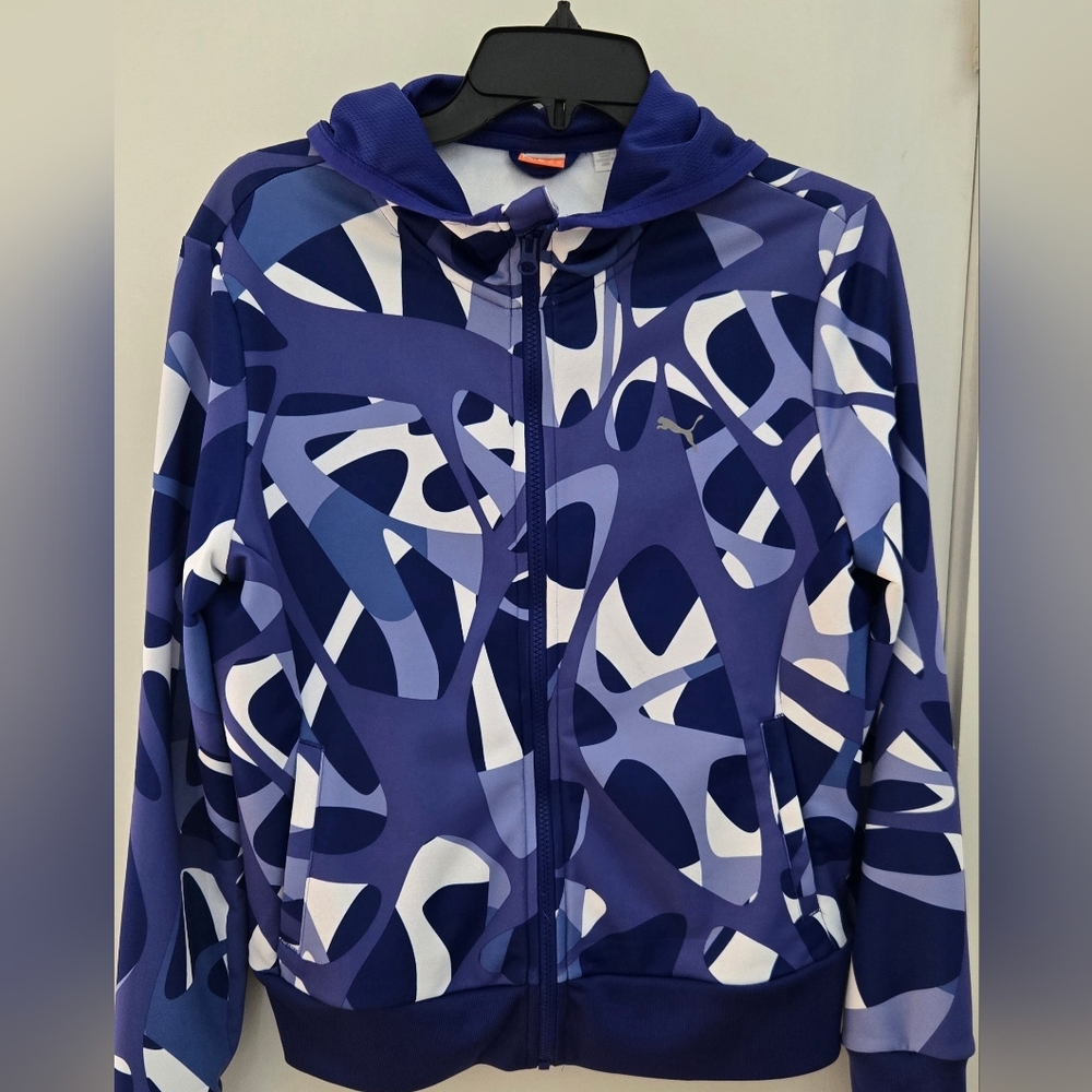 Puma - Picture 1 of 3